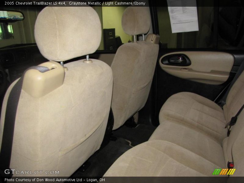 Graystone Metallic / Light Cashmere/Ebony 2005 Chevrolet TrailBlazer LS 4x4