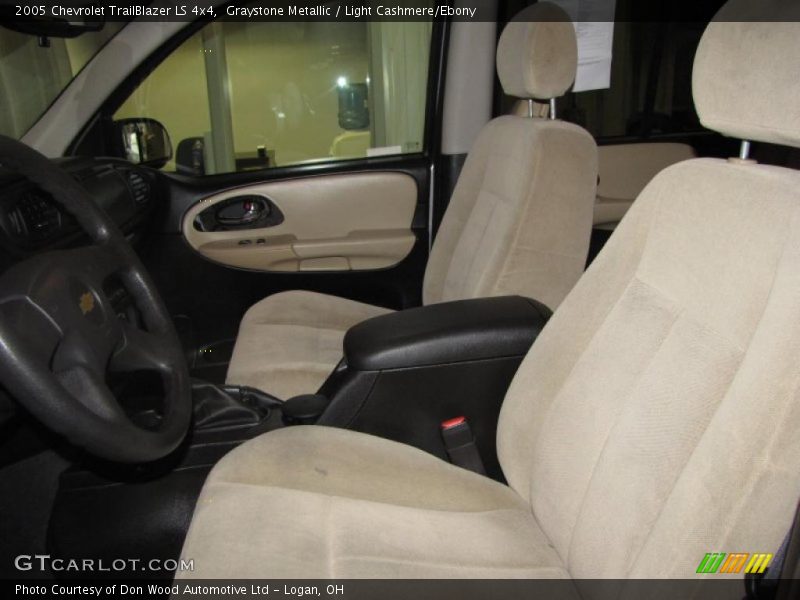 Graystone Metallic / Light Cashmere/Ebony 2005 Chevrolet TrailBlazer LS 4x4