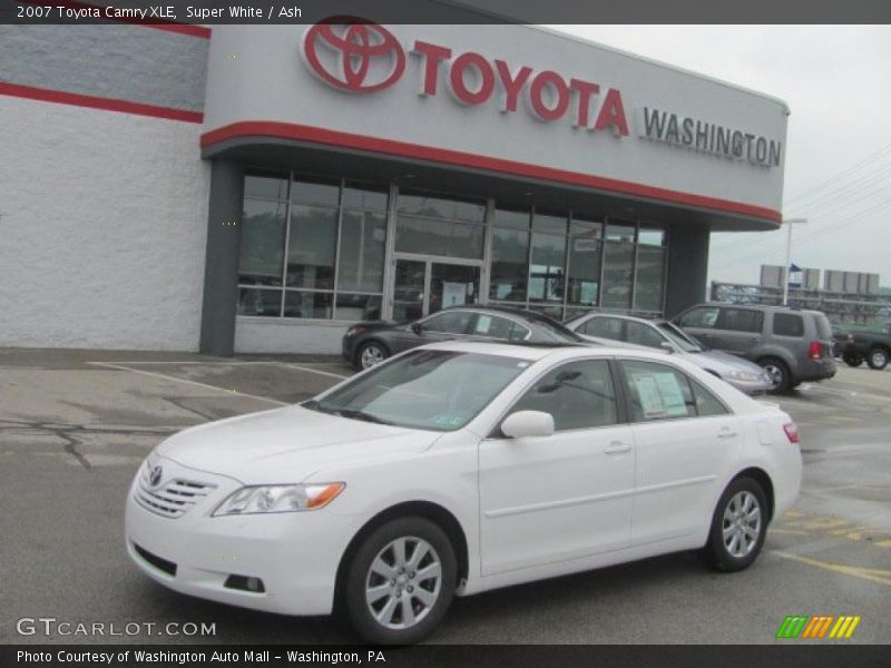 Super White / Ash 2007 Toyota Camry XLE
