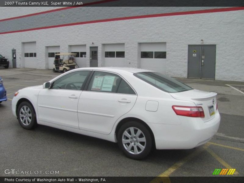Super White / Ash 2007 Toyota Camry XLE