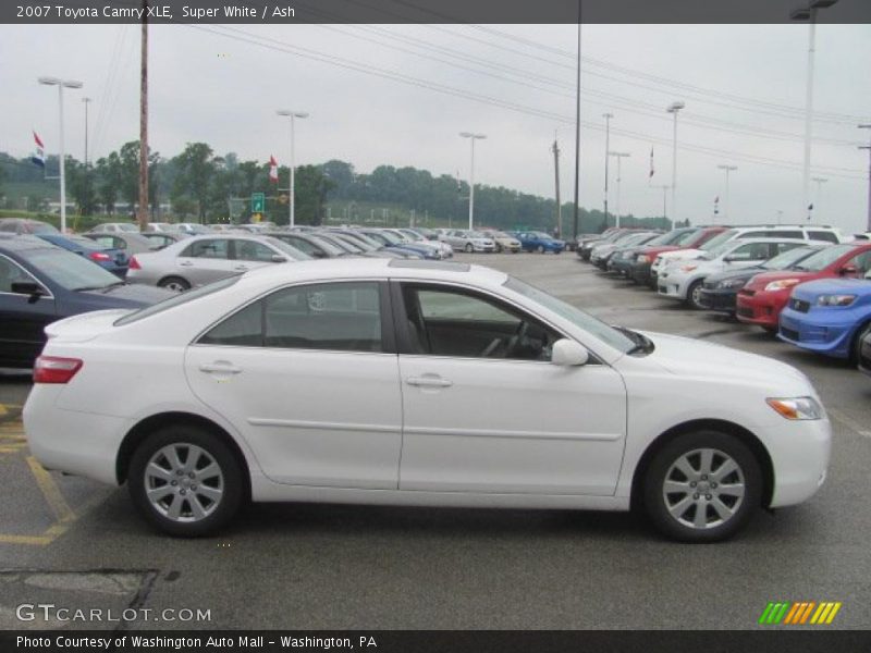 Super White / Ash 2007 Toyota Camry XLE