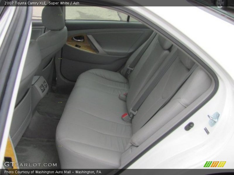 Super White / Ash 2007 Toyota Camry XLE