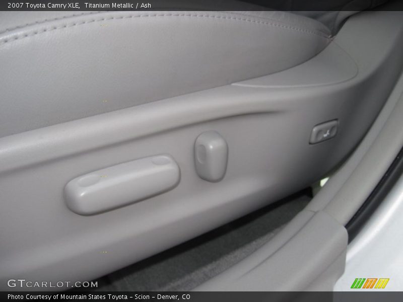 Titanium Metallic / Ash 2007 Toyota Camry XLE