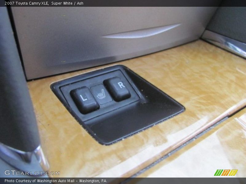 Super White / Ash 2007 Toyota Camry XLE