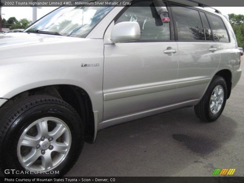 Millennium Silver Metallic / Gray 2002 Toyota Highlander Limited 4WD