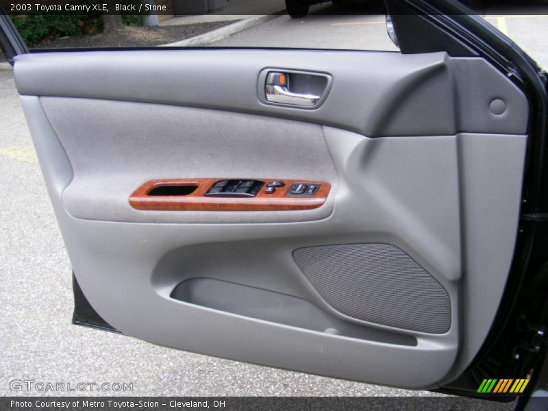 Black / Stone 2003 Toyota Camry XLE