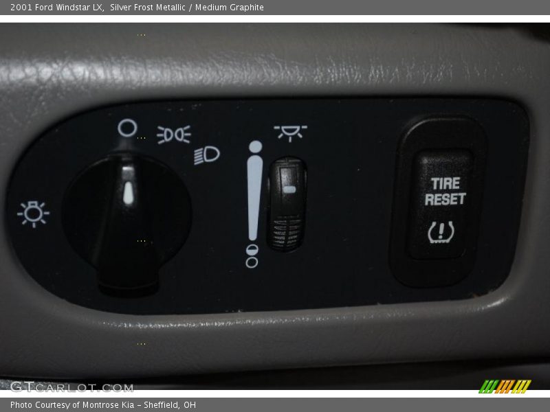 Silver Frost Metallic / Medium Graphite 2001 Ford Windstar LX