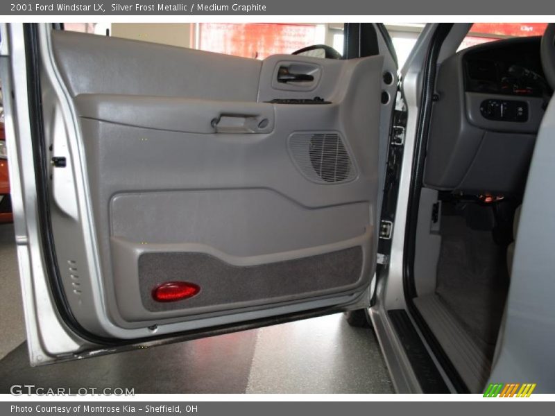 Silver Frost Metallic / Medium Graphite 2001 Ford Windstar LX