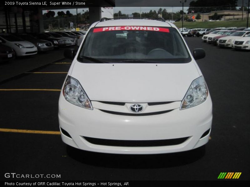 Super White / Stone 2009 Toyota Sienna LE