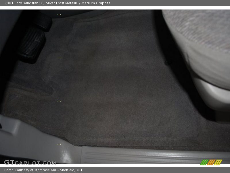 Silver Frost Metallic / Medium Graphite 2001 Ford Windstar LX