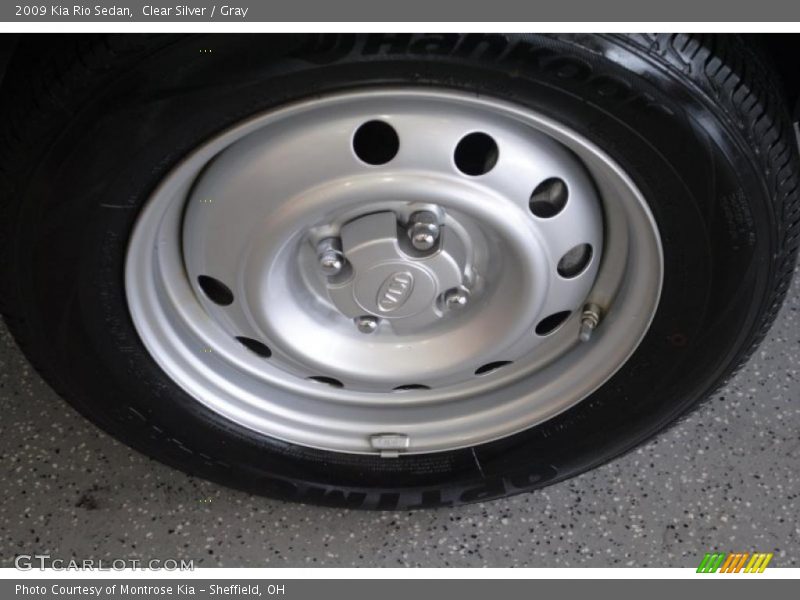 Clear Silver / Gray 2009 Kia Rio Sedan