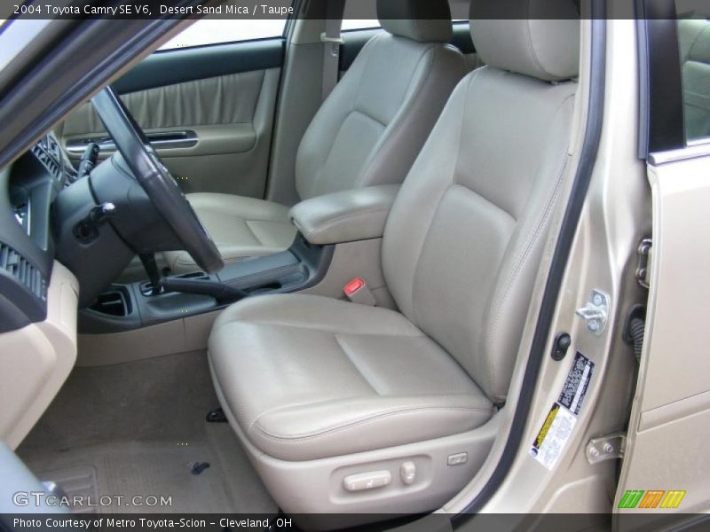 Desert Sand Mica / Taupe 2004 Toyota Camry SE V6