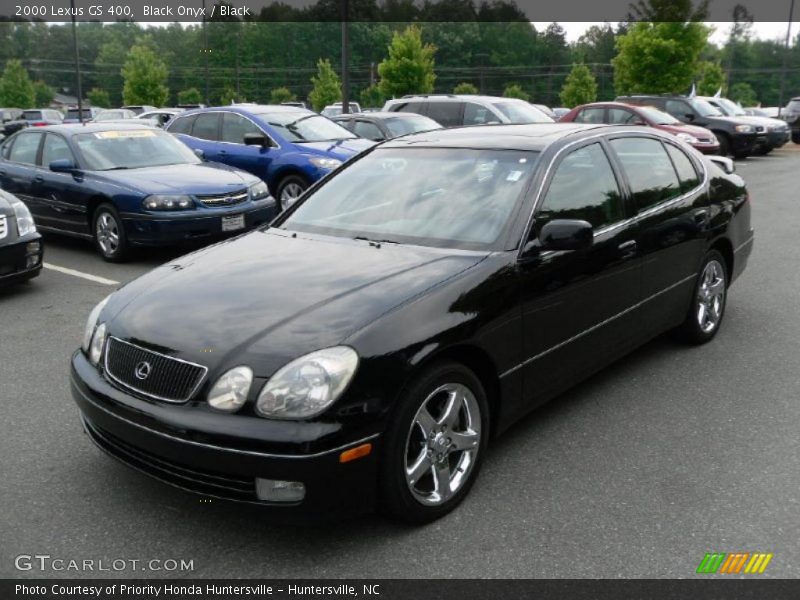 Front 3/4 View of 2000 GS 400