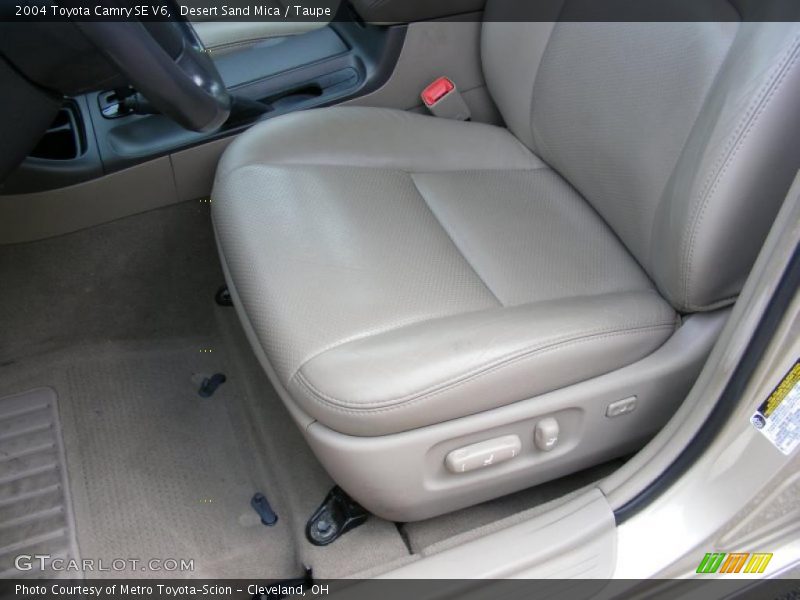 Desert Sand Mica / Taupe 2004 Toyota Camry SE V6
