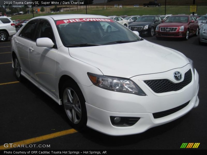 Super White / Dark Charcoal 2010 Toyota Camry SE