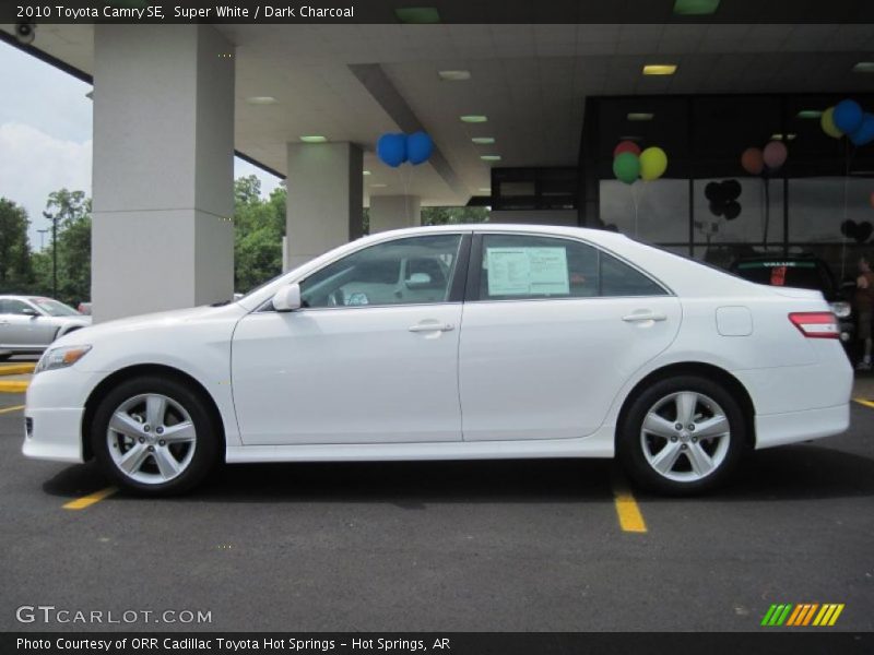 Super White / Dark Charcoal 2010 Toyota Camry SE