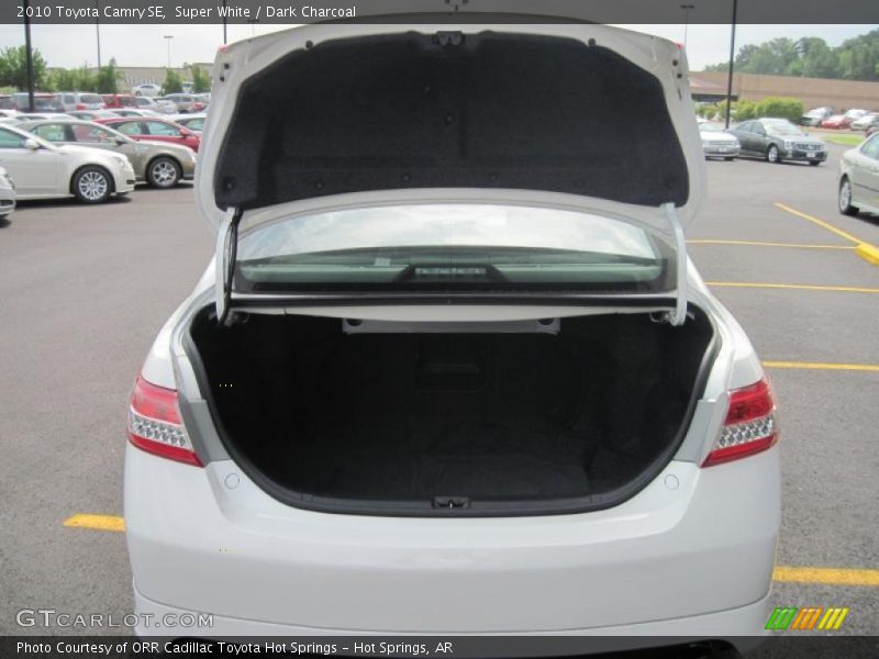 Super White / Dark Charcoal 2010 Toyota Camry SE
