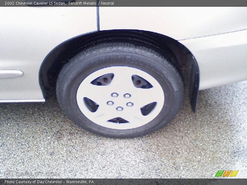 Sandrift Metallic / Neutral 2002 Chevrolet Cavalier LS Sedan