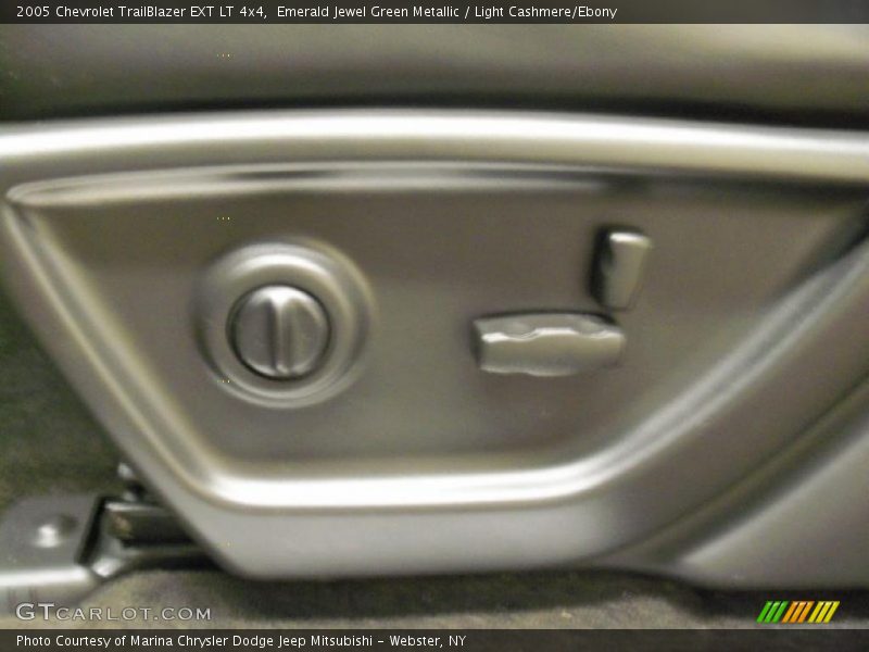 Emerald Jewel Green Metallic / Light Cashmere/Ebony 2005 Chevrolet TrailBlazer EXT LT 4x4