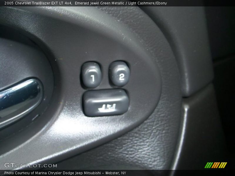 Emerald Jewel Green Metallic / Light Cashmere/Ebony 2005 Chevrolet TrailBlazer EXT LT 4x4