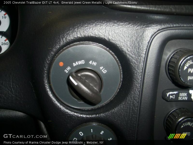 Emerald Jewel Green Metallic / Light Cashmere/Ebony 2005 Chevrolet TrailBlazer EXT LT 4x4