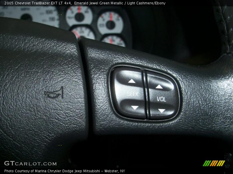 Emerald Jewel Green Metallic / Light Cashmere/Ebony 2005 Chevrolet TrailBlazer EXT LT 4x4