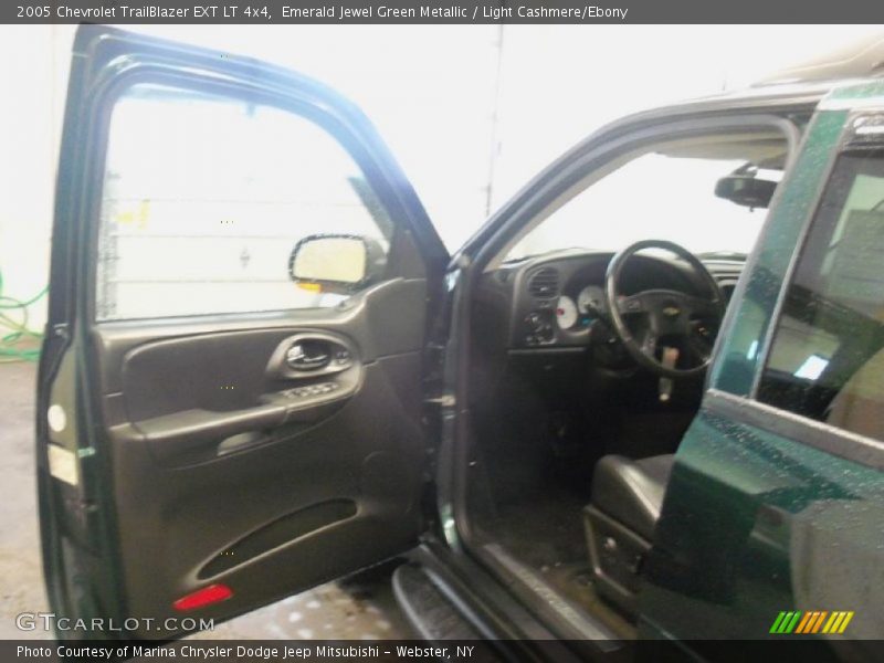 Emerald Jewel Green Metallic / Light Cashmere/Ebony 2005 Chevrolet TrailBlazer EXT LT 4x4