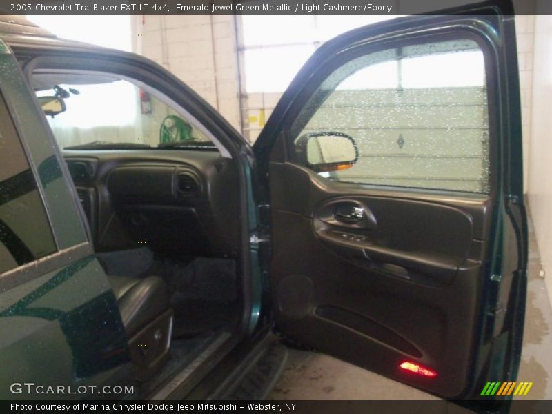 Emerald Jewel Green Metallic / Light Cashmere/Ebony 2005 Chevrolet TrailBlazer EXT LT 4x4