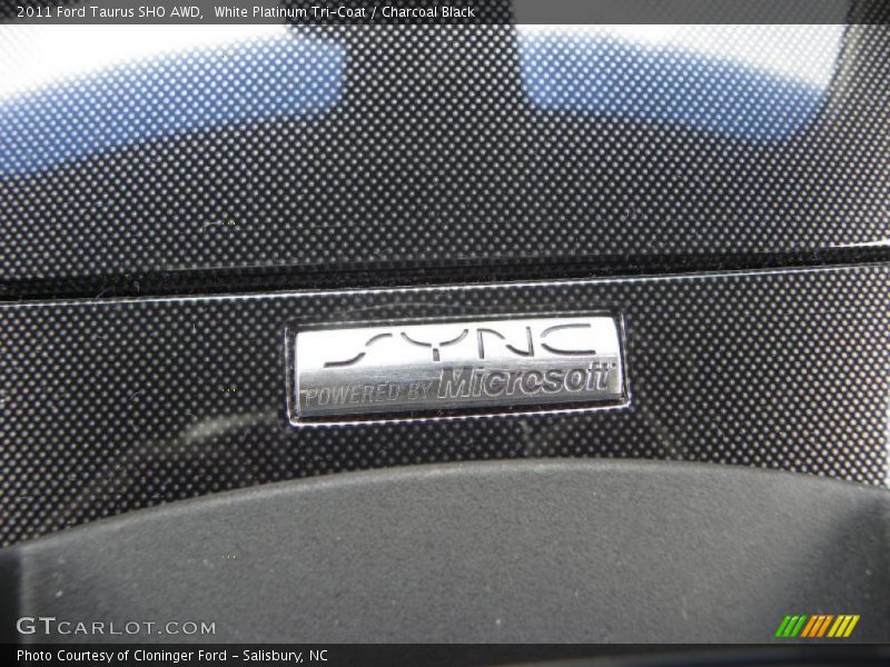 White Platinum Tri-Coat / Charcoal Black 2011 Ford Taurus SHO AWD