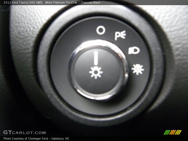 White Platinum Tri-Coat / Charcoal Black 2011 Ford Taurus SHO AWD