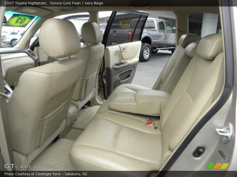 Sonora Gold Pearl / Ivory Beige 2007 Toyota Highlander