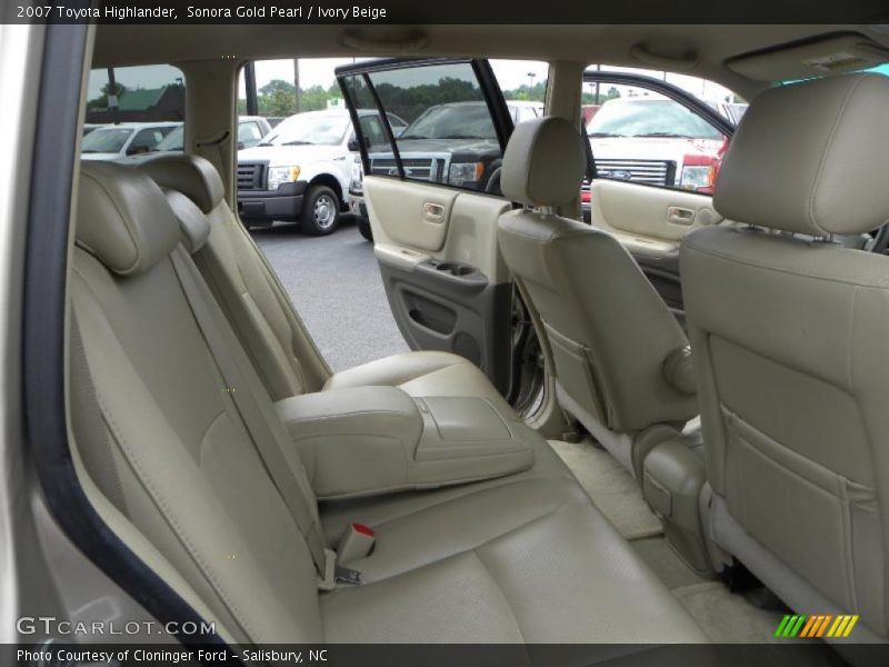Sonora Gold Pearl / Ivory Beige 2007 Toyota Highlander