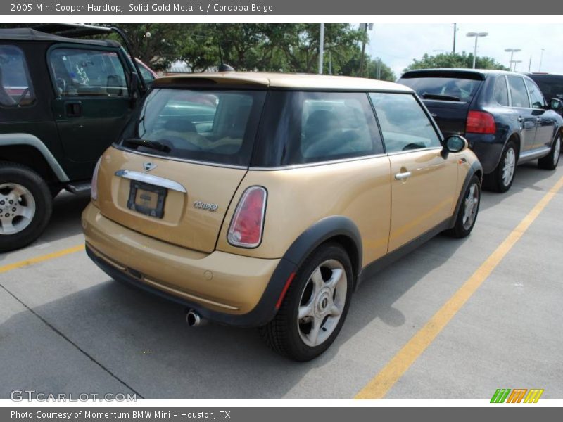 Solid Gold Metallic / Cordoba Beige 2005 Mini Cooper Hardtop