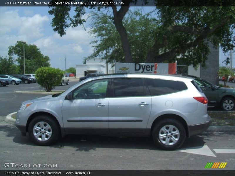 Silver Ice Metallic / Dark Gray/Light Gray 2010 Chevrolet Traverse LS