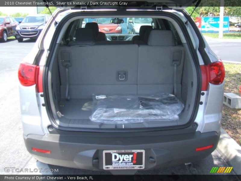 Silver Ice Metallic / Dark Gray/Light Gray 2010 Chevrolet Traverse LS