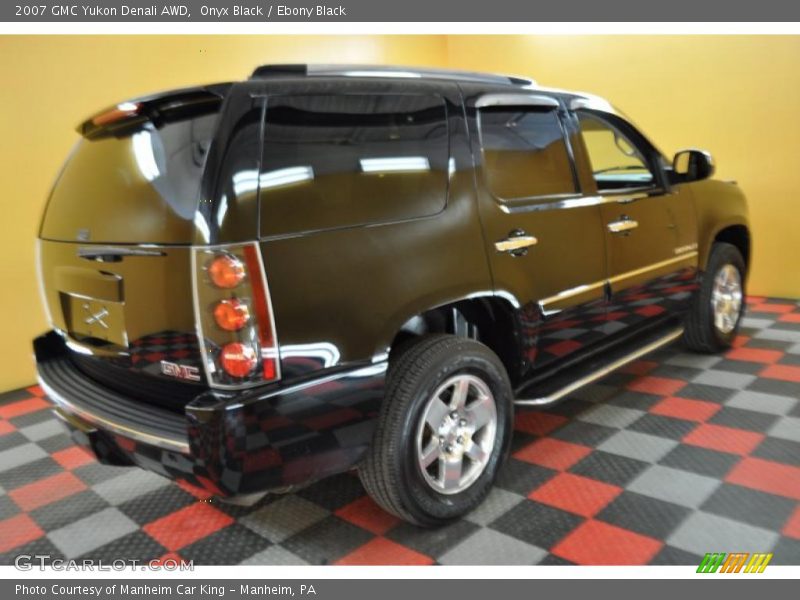Onyx Black / Ebony Black 2007 GMC Yukon Denali AWD
