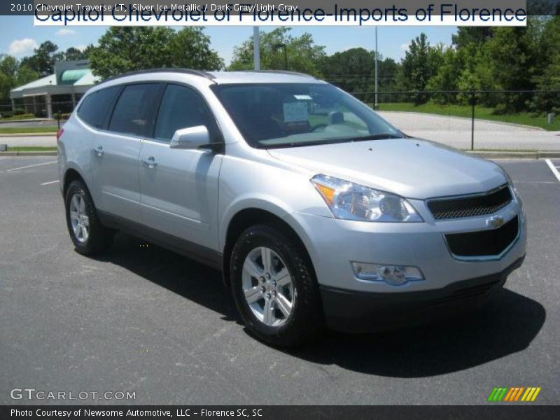 Silver Ice Metallic / Dark Gray/Light Gray 2010 Chevrolet Traverse LT