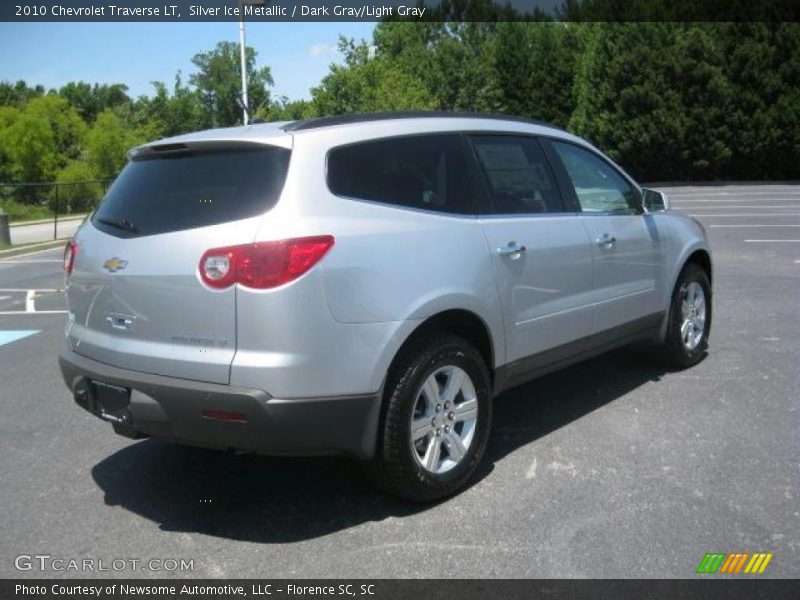 Silver Ice Metallic / Dark Gray/Light Gray 2010 Chevrolet Traverse LT