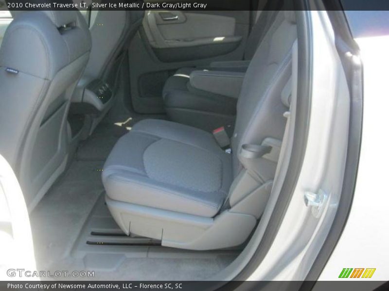 Silver Ice Metallic / Dark Gray/Light Gray 2010 Chevrolet Traverse LT