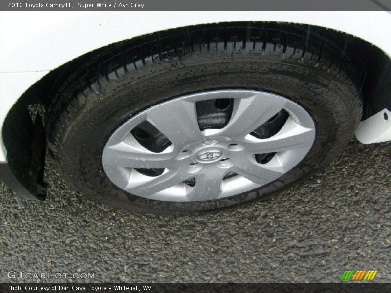 Super White / Ash Gray 2010 Toyota Camry LE