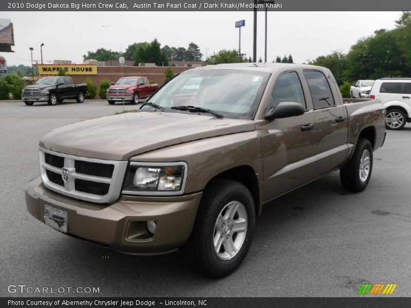 Austin Tan Pearl Coat / Dark Khaki/Medium Khaki 2010 Dodge Dakota Big Horn Crew Cab