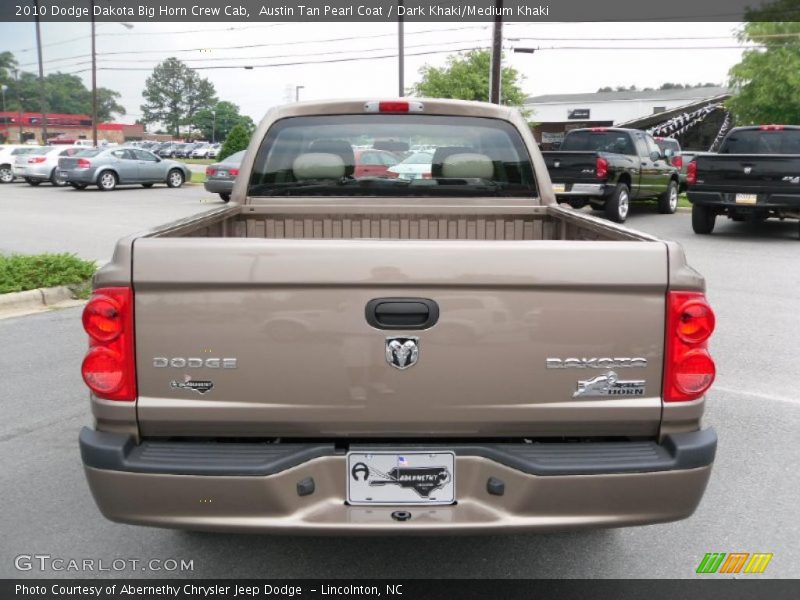 Austin Tan Pearl Coat / Dark Khaki/Medium Khaki 2010 Dodge Dakota Big Horn Crew Cab