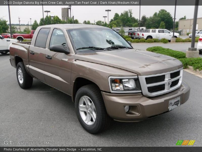 Austin Tan Pearl Coat / Dark Khaki/Medium Khaki 2010 Dodge Dakota Big Horn Crew Cab