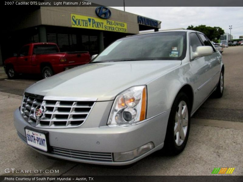 Light Platinum / Shale 2007 Cadillac DTS Luxury