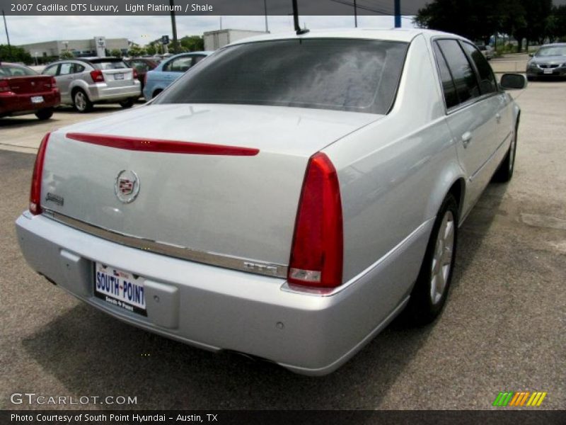 Light Platinum / Shale 2007 Cadillac DTS Luxury