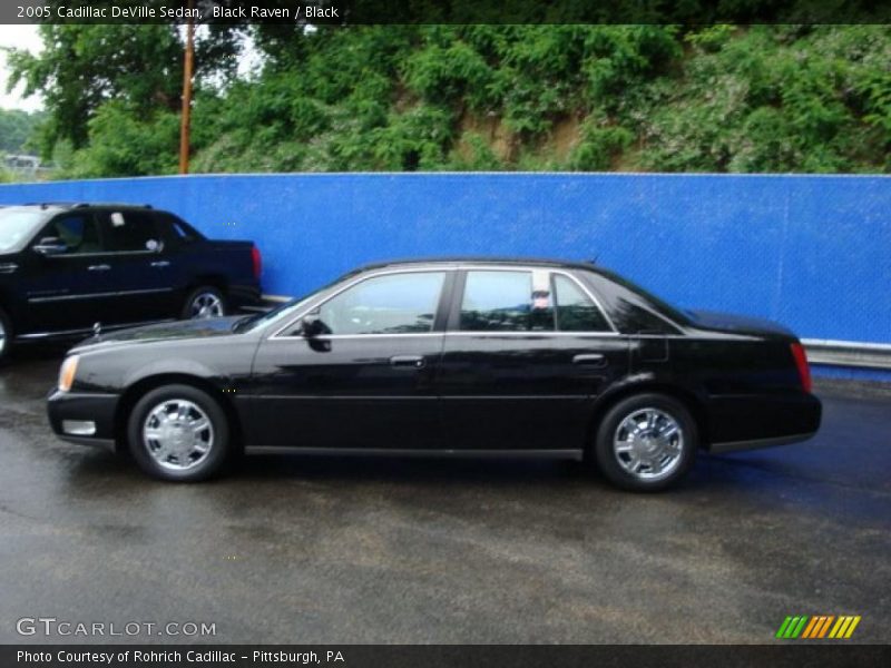 Black Raven / Black 2005 Cadillac DeVille Sedan