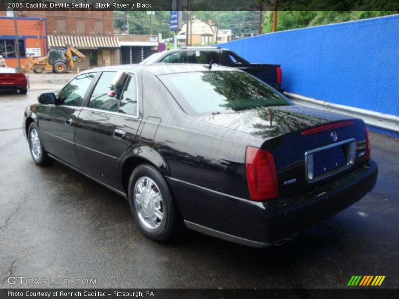 Black Raven / Black 2005 Cadillac DeVille Sedan