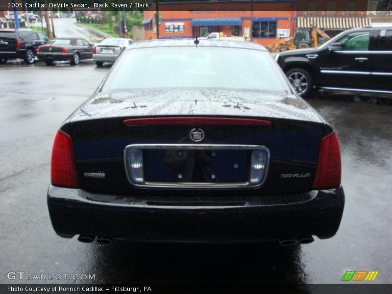 Black Raven / Black 2005 Cadillac DeVille Sedan