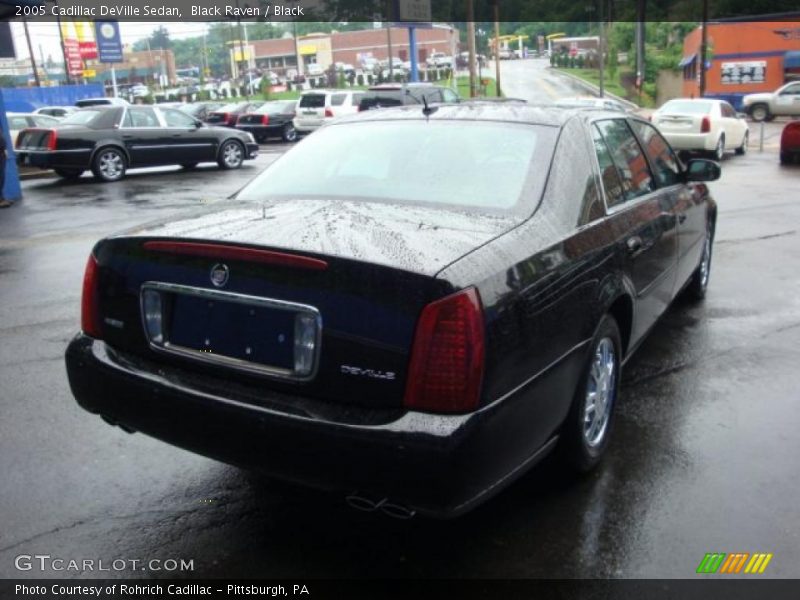 Black Raven / Black 2005 Cadillac DeVille Sedan