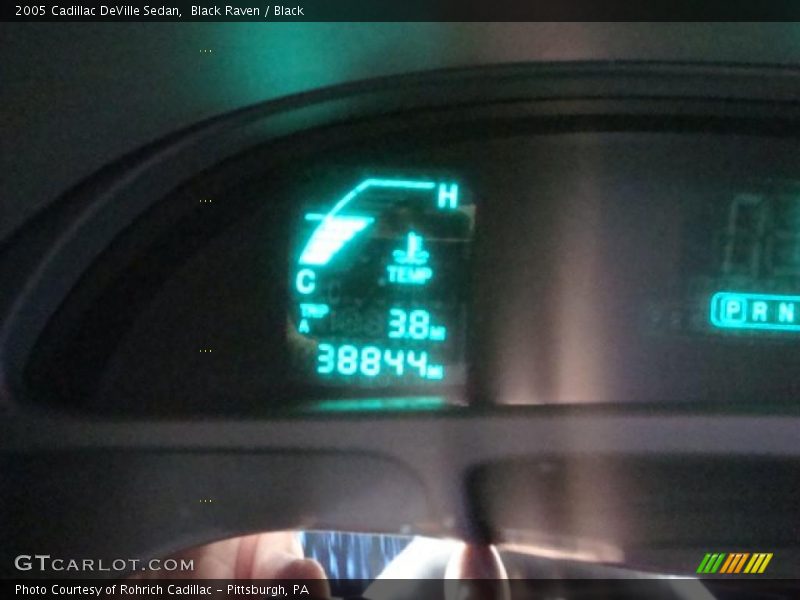 Black Raven / Black 2005 Cadillac DeVille Sedan